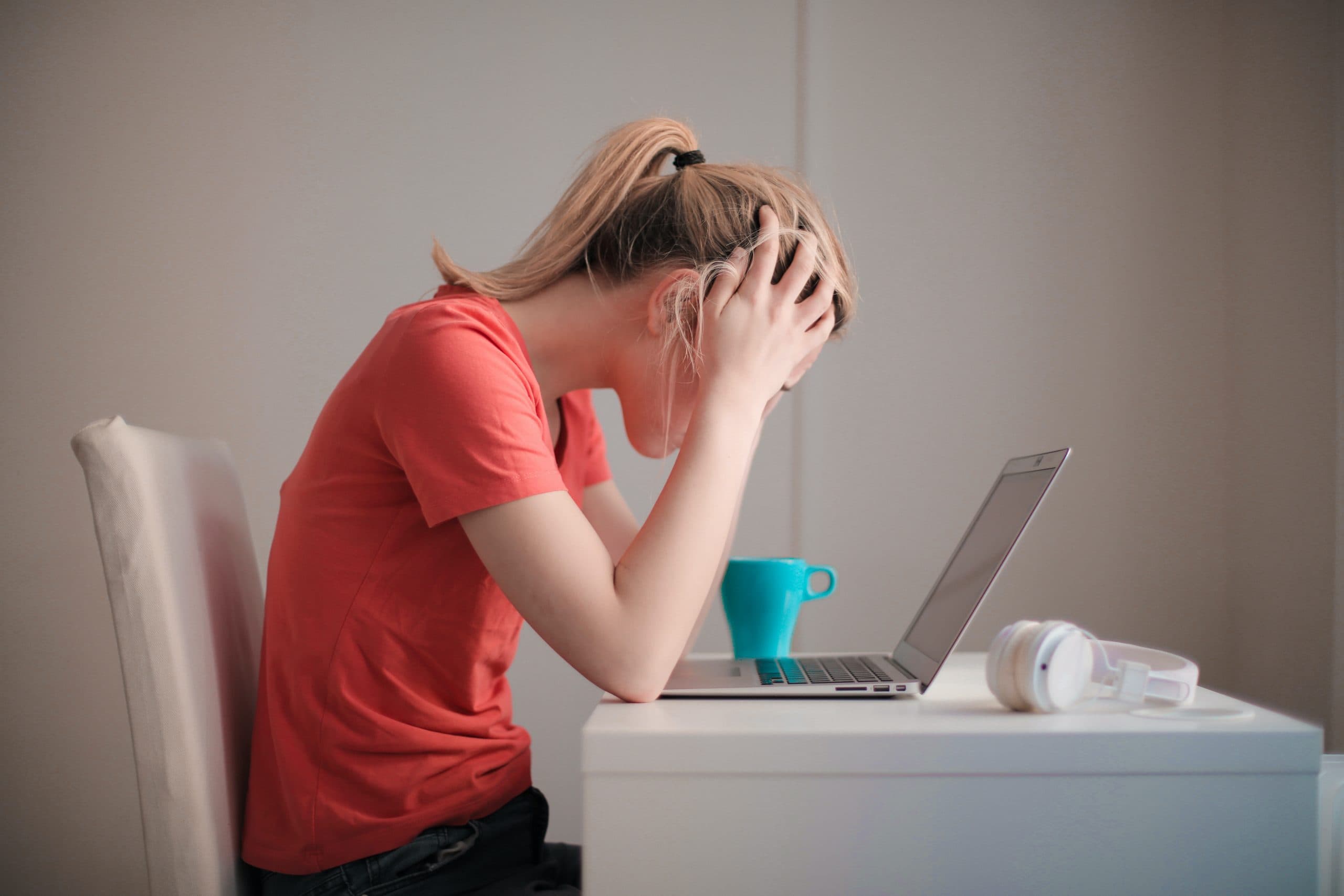12 Signs Of Toxic Work Culture & How To Spot Them!